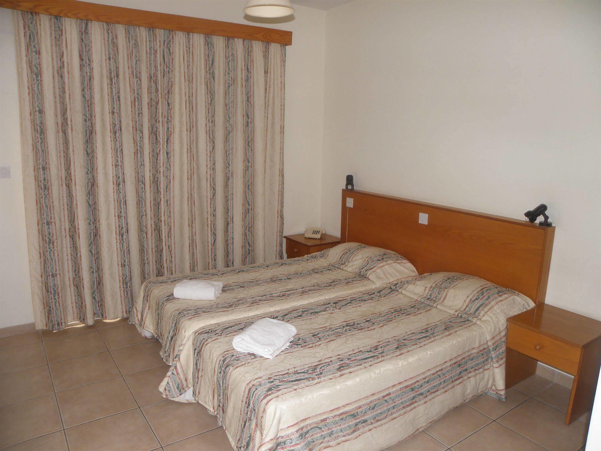 Valana Hotel Apartments Limasol Buitenkant foto